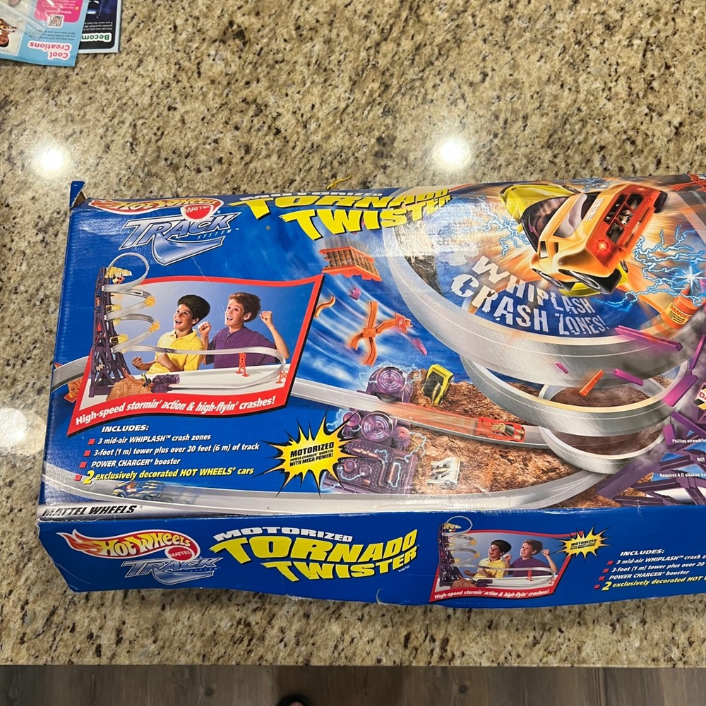 Hot Wheels Motorized Tornado Twister Track Set 2000 Mattel Vintage 25771 no cars - Picture 3 of 6